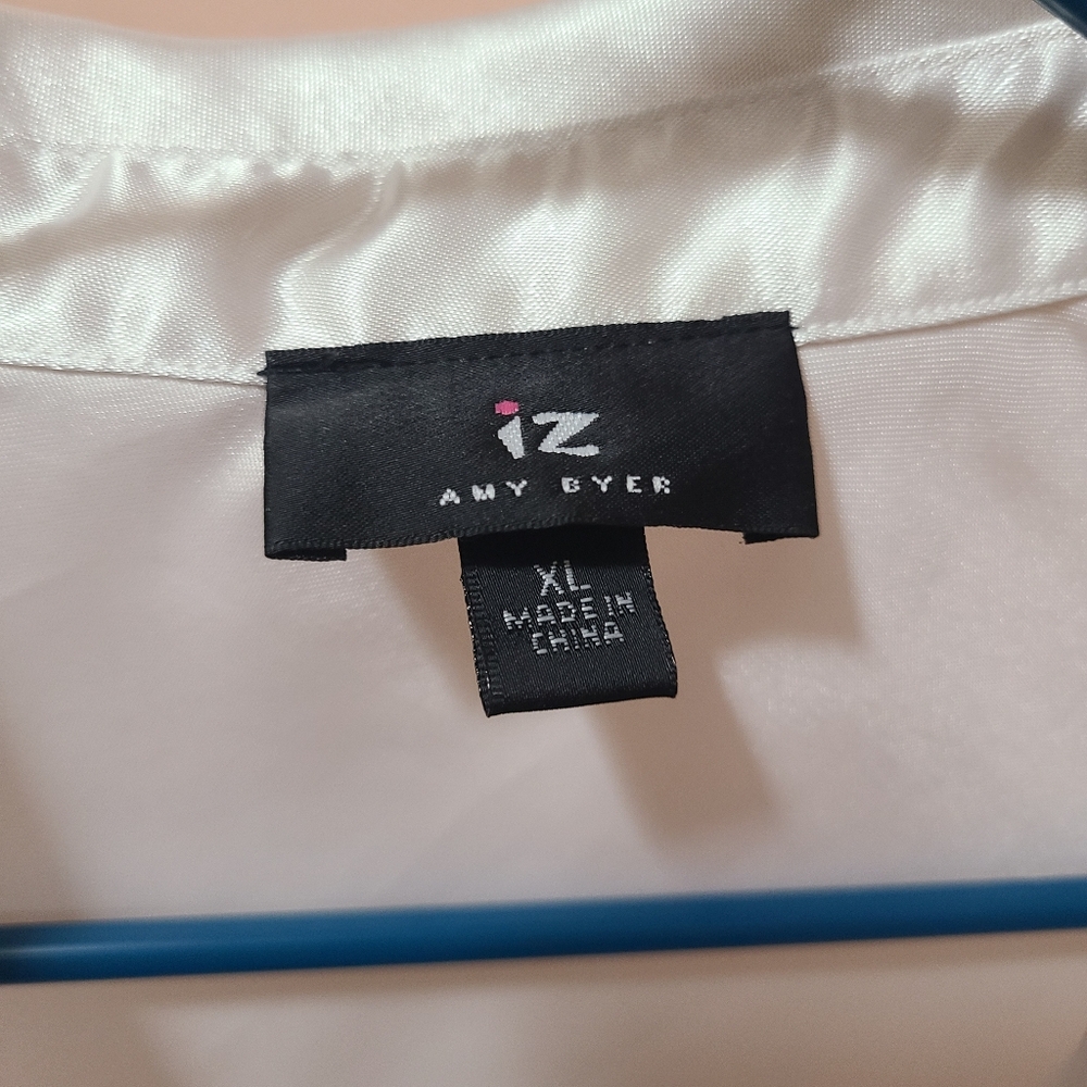 IZ by Amy Byer Juniors XL White Satin Blouse - Picture 4 of 5